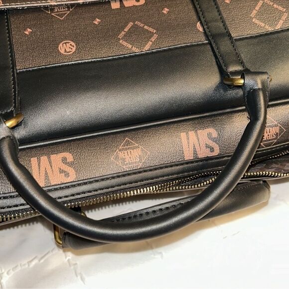 Steve Madden Unisex Brown/Black Duffle Weekender
Bag(NWT) - Picture 4 of 12